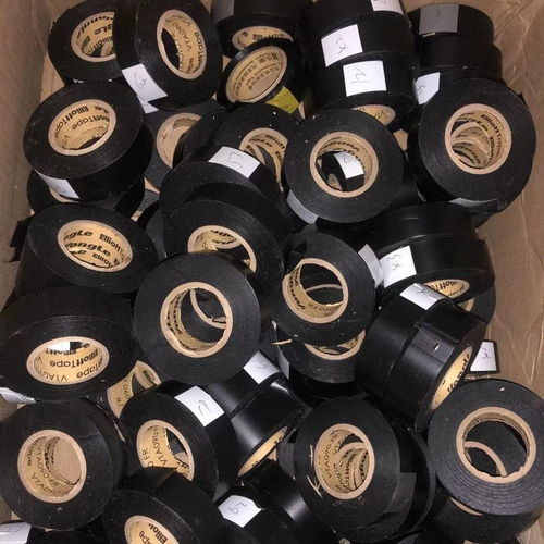 電工膠帶的守護 從PVC警示標識到地板絕緣的多功能應用
